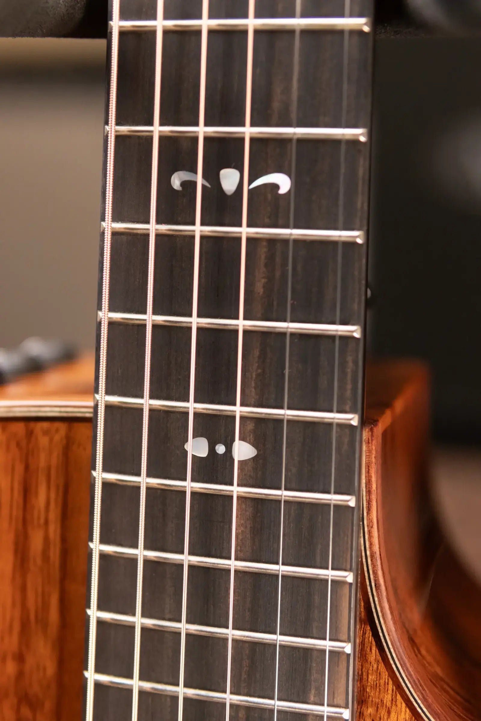 Taylor 724ce Grand Auditorium Acoustic/Electric Guitar with Hardshell Case