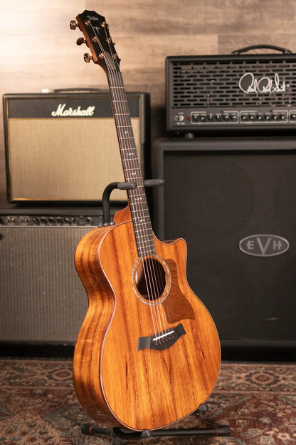 Taylor 724ce Grand Auditorium Acoustic/Electric Guitar with Hardshell Case