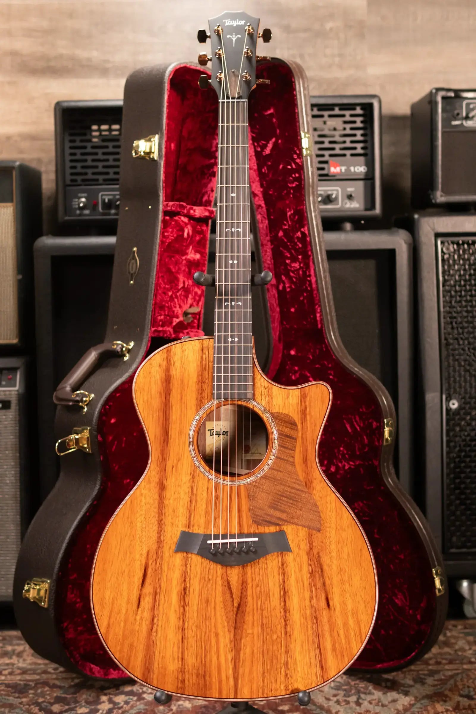 Taylor 724ce Grand Auditorium Acoustic/Electric Guitar with Hardshell Case