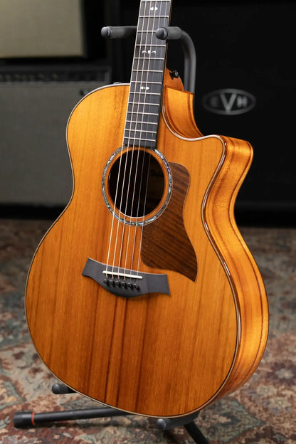 Taylor 724ce Grand Auditorium Acoustic/Electric Guitar with Hardshell Case