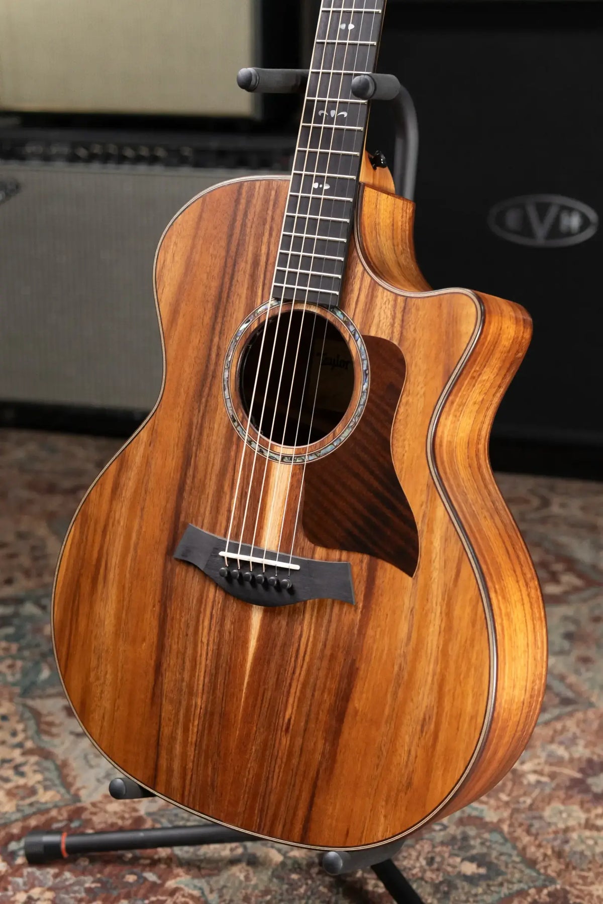 Taylor 724ce Grand Auditorium Acoustic/Electric Guitar with Hardshell Case