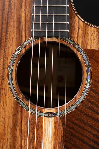 Taylor 724ce Grand Auditorium Acoustic/Electric Guitar with Hardshell Case