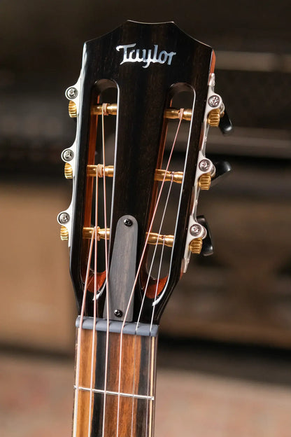 Taylor 812ce 12-Fret Grand Concert Acoustic/Electric Guitar with Hardshell Case