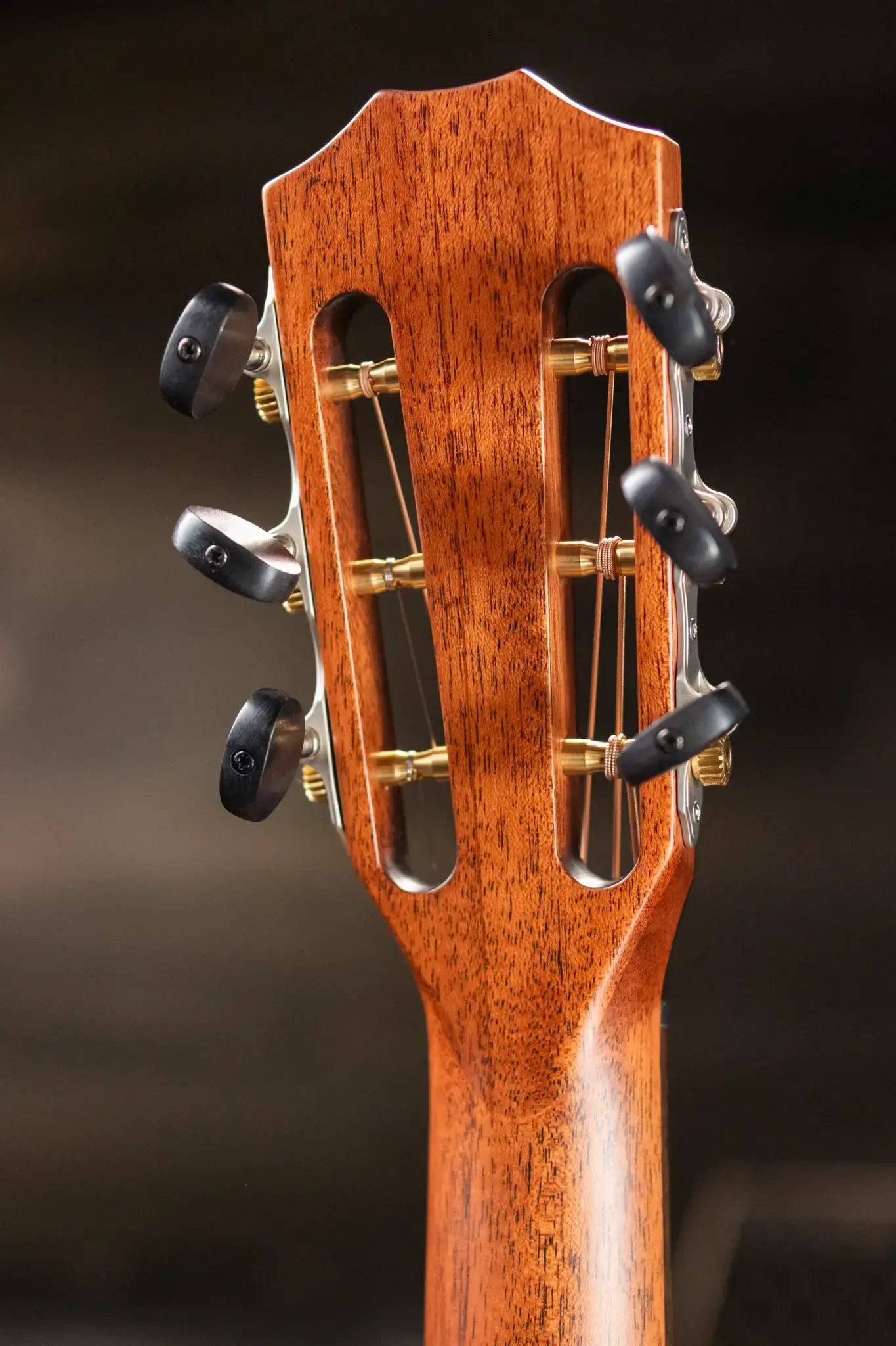 Taylor 812ce 12-Fret Grand Concert Acoustic/Electric Guitar with Hardshell Case