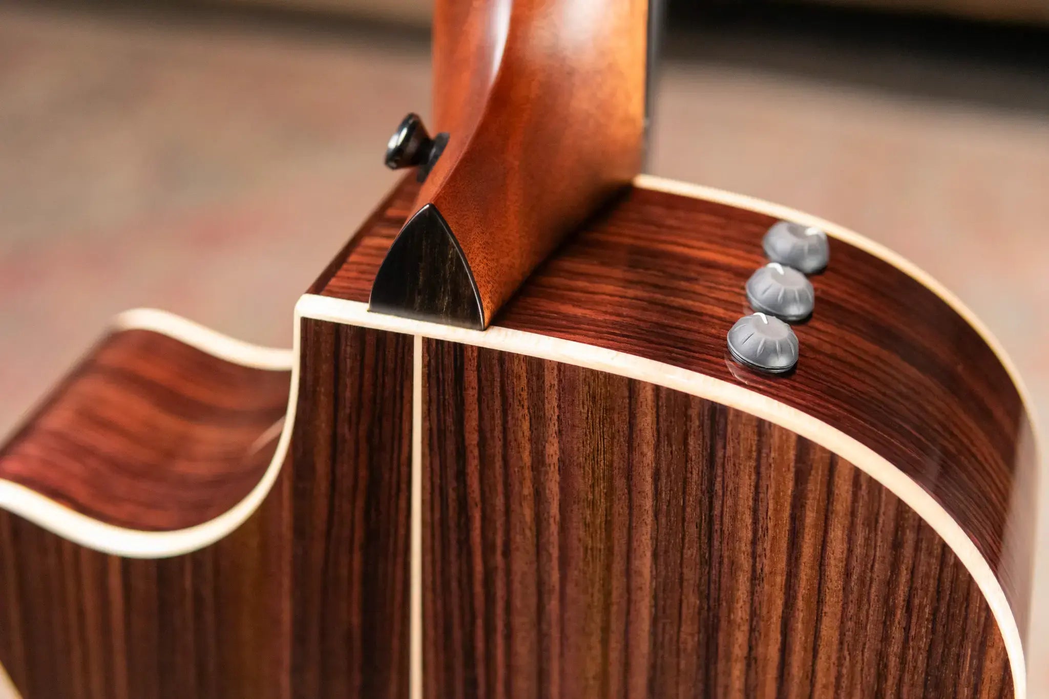 Taylor 812ce 12-Fret Grand Concert Acoustic/Electric Guitar with Hardshell Case