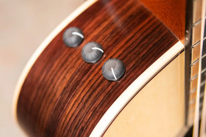 Taylor 812ce 12-Fret Grand Concert Acoustic/Electric Guitar with Hardshell Case