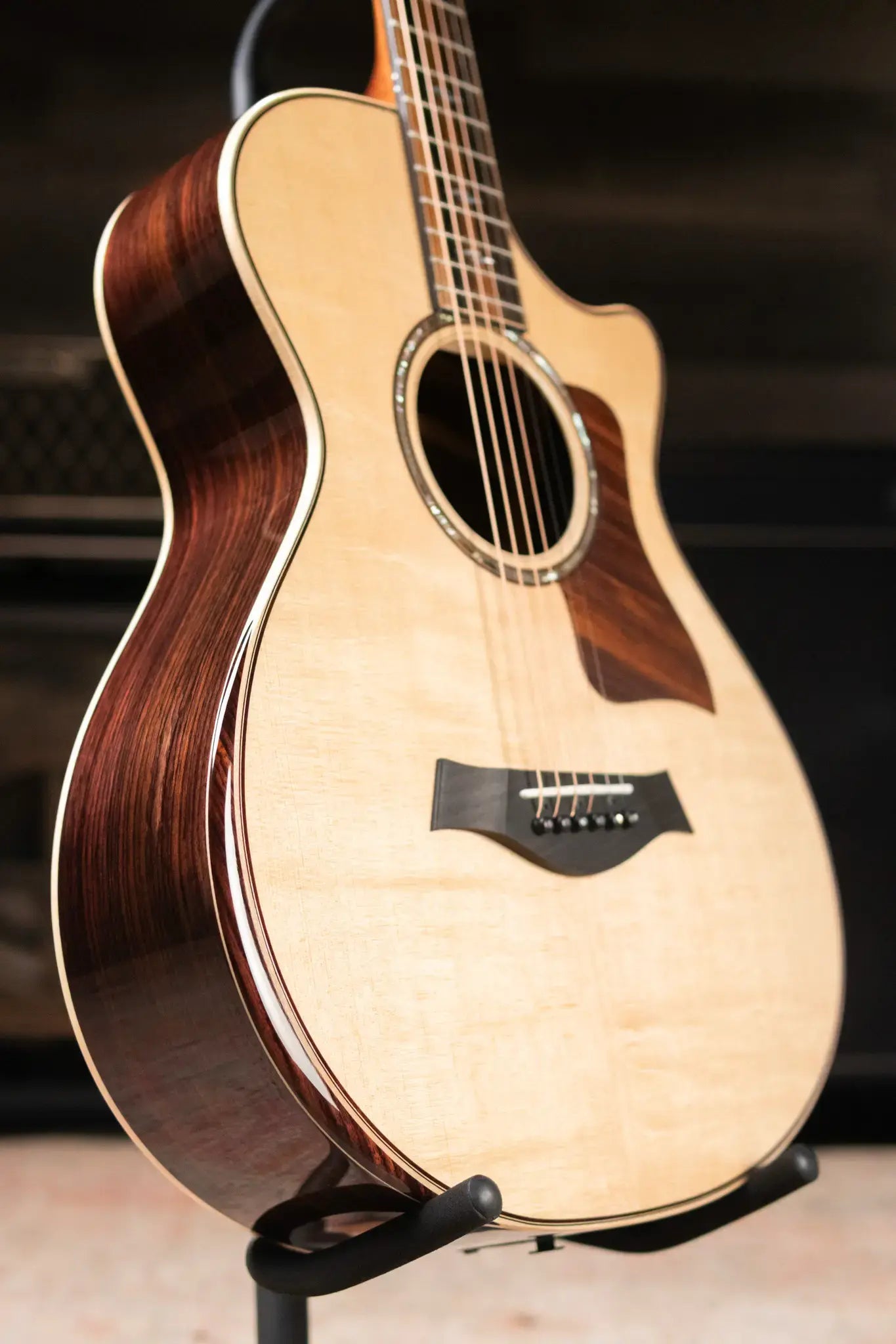 Taylor 812ce 12-Fret Grand Concert Acoustic/Electric Guitar with Hardshell Case