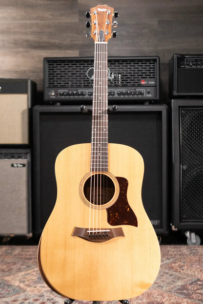 Taylor Academy 10e Dreadnought Acoustic/Electric Guitar with Gig Bag