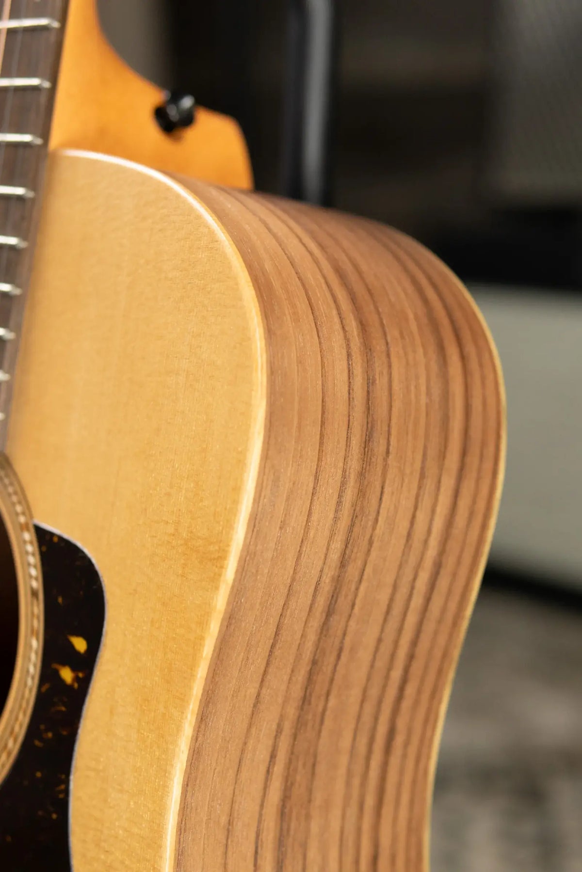 Taylor Academy 10e Dreadnought Acoustic/Electric Guitar with Gig Bag