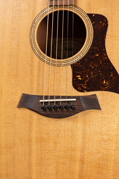 Taylor Academy 10e Dreadnought Acoustic/Electric Guitar with Gig Bag