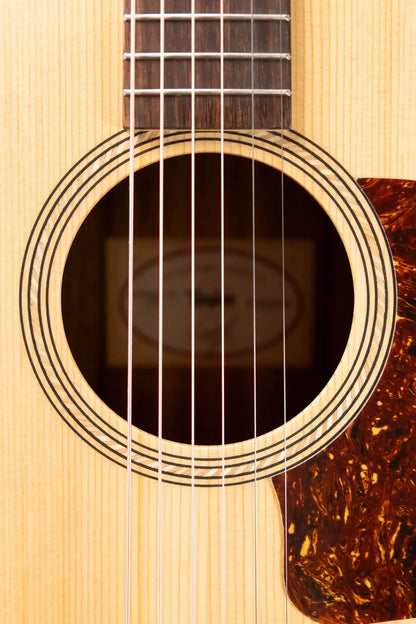 Taylor Academy 10e LTD Dreadnought Acoustic/Electric Guitar - Spruce/Figured Koa with Gig Bag