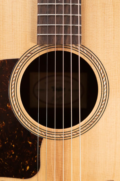 Taylor Academy 10e Left-Hand Dreadnought Acoustic/Electric Guitar with Gig Bag