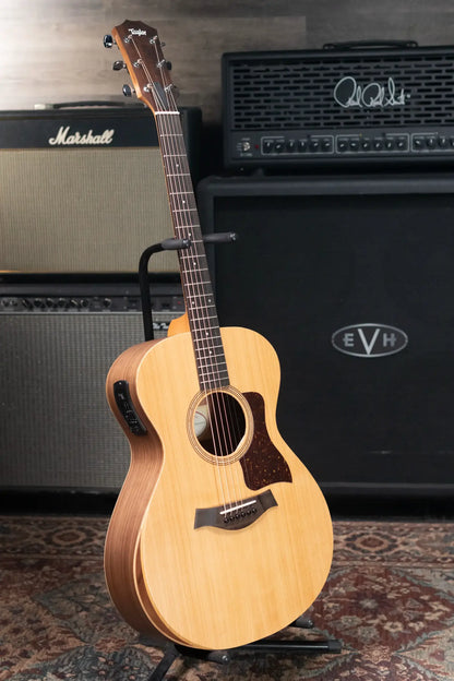 Taylor Academy 12e Acoustic-Electric Guitar with Gig Bag - Floor Model