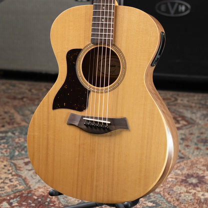 Taylor Academy 12e Left-Hand Grand Concert Acoustic/Electric Guitar with Gig Bag