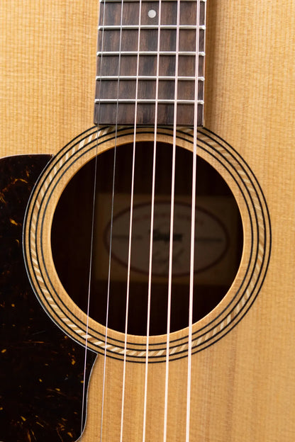Taylor Academy 12e Left-Hand Grand Concert Acoustic/Electric Guitar with Gig Bag