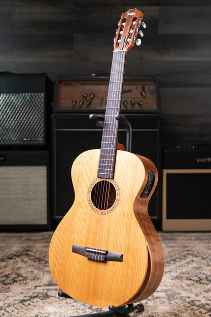 Taylor Academy 12e-N Left-Handed Nylon Grand Concert Acoustic/Electric Guitar with Gig Bag