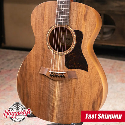 Taylor Academy 22e Grand Concert Acoustic/Electric Guitar with Gig Bag