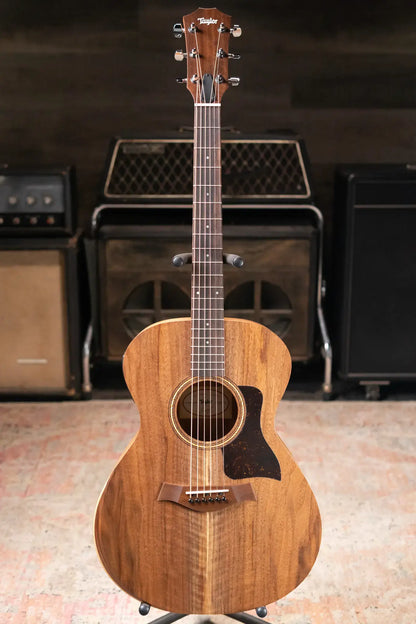 Taylor Academy 22e Grand Concert Acoustic/Electric Guitar with Gig Bag