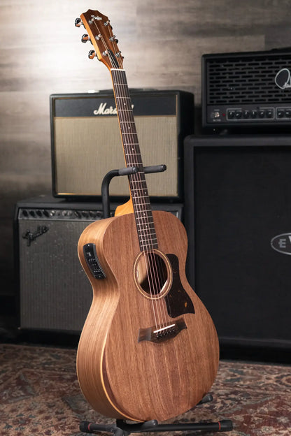 Taylor Academy 22e Grand Concert Acoustic/Electric Guitar with Gig Bag