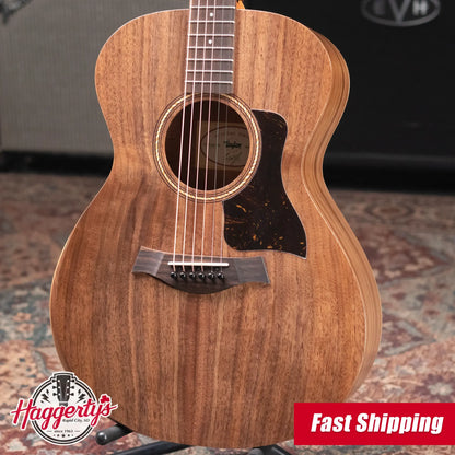 Taylor Academy 22e Grand Concert Acoustic/Electric Guitar with Gig Bag