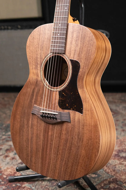 Taylor Academy 22e Grand Concert Acoustic/Electric Guitar with Gig Bag
