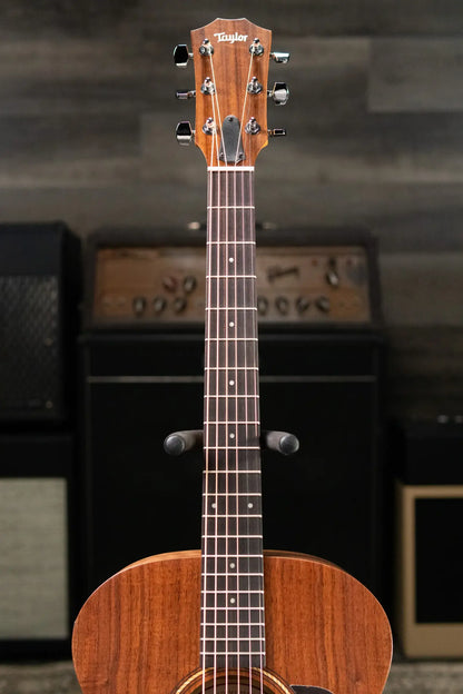 Taylor Academy 22e Grand Concert Acoustic/Electric Guitar with Gig Bag