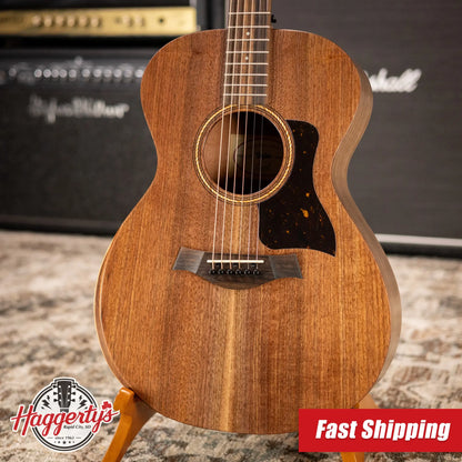 Taylor Academy 22e Grand Concert Acoustic/Electric Guitar with Gig Bag