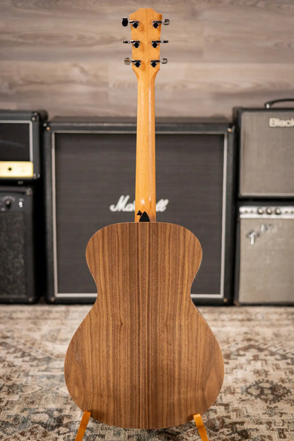 Taylor Academy 22e Grand Concert Acoustic/Electric Guitar with Gig Bag
