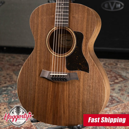 Taylor Academy 22e Grand Concert Acoustic/Electric Guitar with Gig Bag