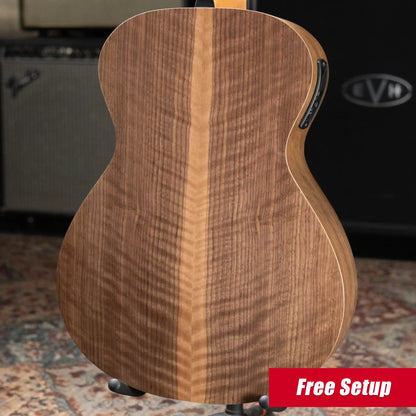 Taylor Academy 22e Grand Concert Acoustic/Electric Guitar with Gig Bag