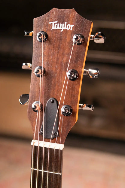 Taylor BBTe Big Baby Taylor Acoustic/Electric Guitar with Gig Bag