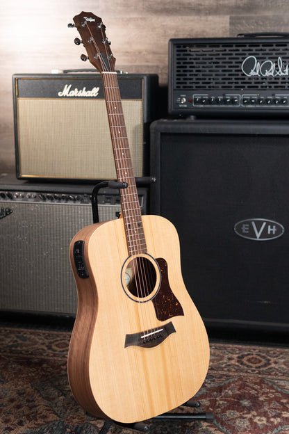 Taylor BBTe Big Baby Taylor Acoustic/Electric Guitar with Gig Bag