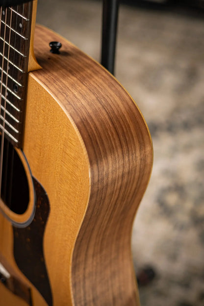 Taylor BBTe Big Baby Taylor Acoustic/Electric Guitar with Gig Bag