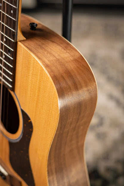 Taylor BBTe Big Baby Taylor Acoustic/Electric Guitar with Gig Bag
