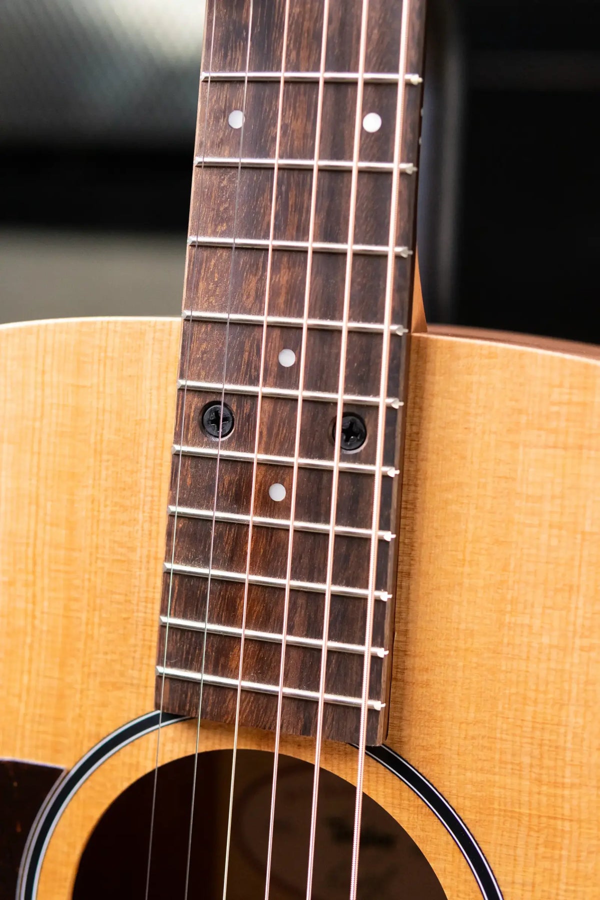 Taylor BBTe Left-Handed Big Baby Taylor Acoustic/Electric Guitar with Gig Bag