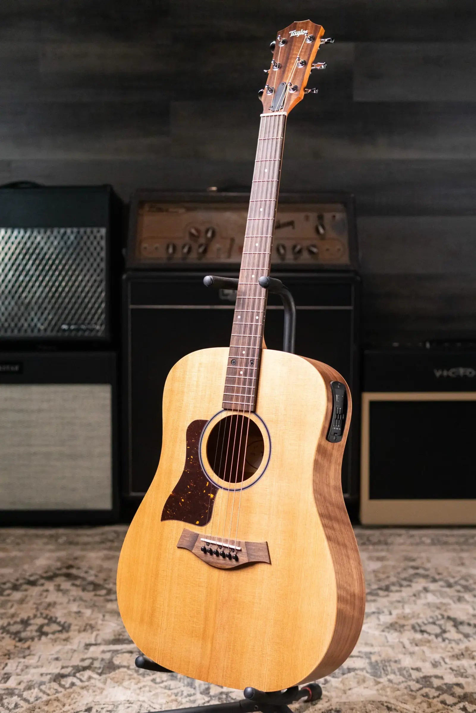 Taylor BBTe Left-Handed Big Baby Taylor Acoustic/Electric Guitar with Gig Bag