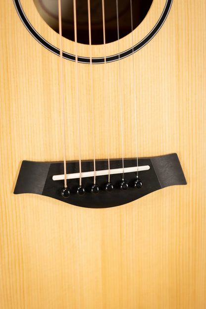 Taylor BT1 Baby Taylor Acoustic Guitar with Gig Bag