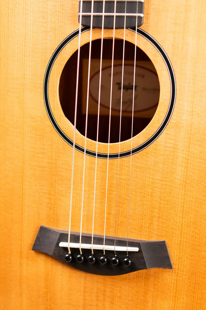 Taylor BT1 Baby Taylor Acoustic Guitar with Gig Bag