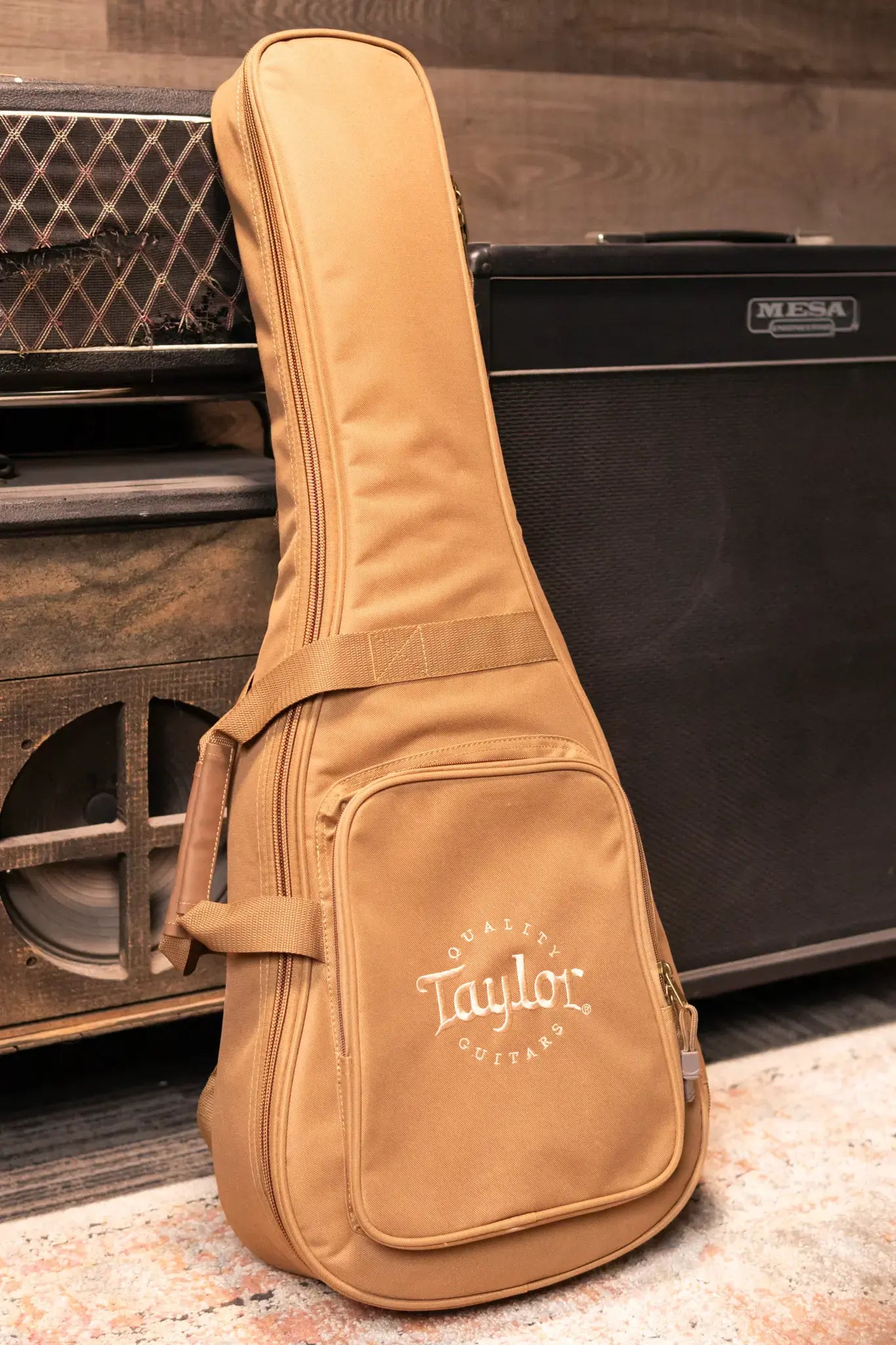 Taylor BT1 Baby Taylor Acoustic Guitar with Gig Bag