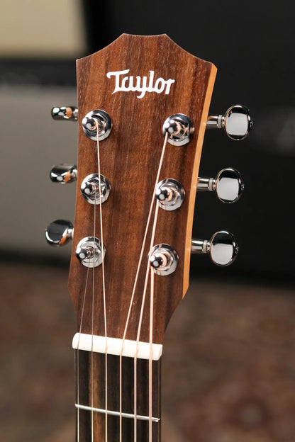 Taylor BT1 Left-Handed Baby Taylor Acoustic Guitar with Gig Bag