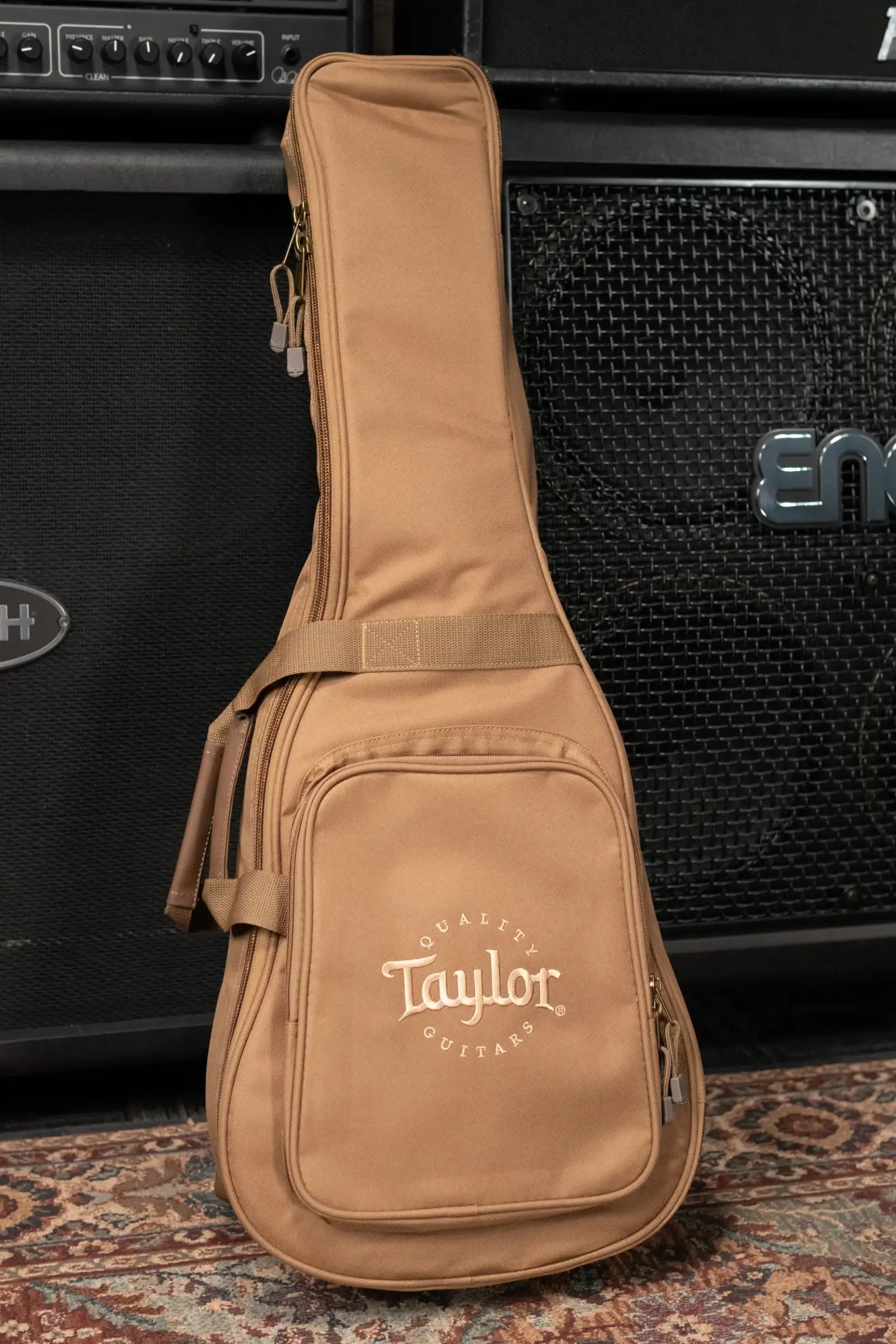 Taylor BT1 Left-Handed Baby Taylor Acoustic Guitar with Gig Bag