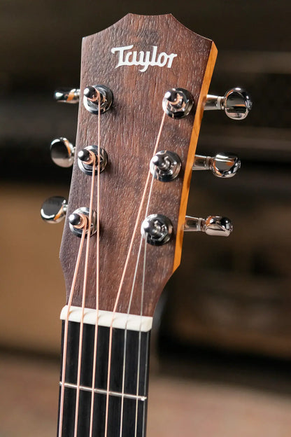 Taylor BT1e Baby Taylor Acoustic-Electric Guitar with Gig Bag