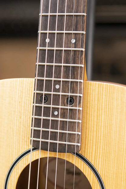 Taylor BT1e Baby Taylor Acoustic/Electric Guitar with Gig Bag