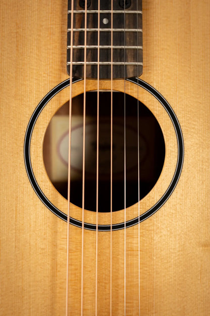 Taylor BT1e Baby Taylor Acoustic/Electric Guitar with Gig Bag