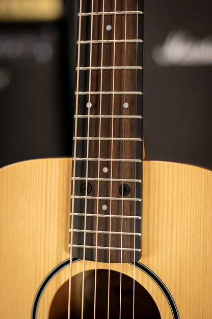 Taylor BT1e Baby Taylor Acoustic/Electric Guitar with Gig Bag