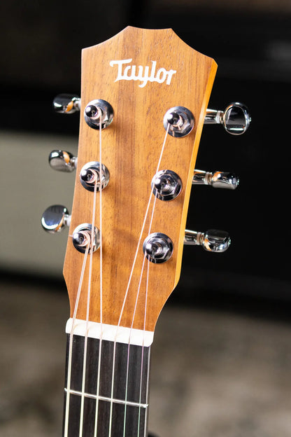 Taylor BT1e Baby Taylor Acoustic/Electric Guitar with Gig Bag