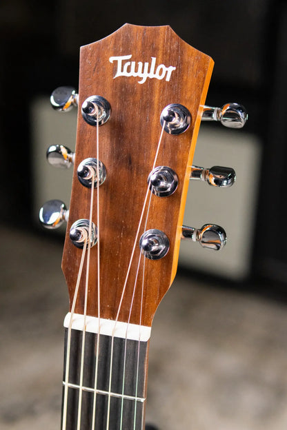 Taylor BT1e Baby Taylor Acoustic/Electric Guitar with Gig Bag