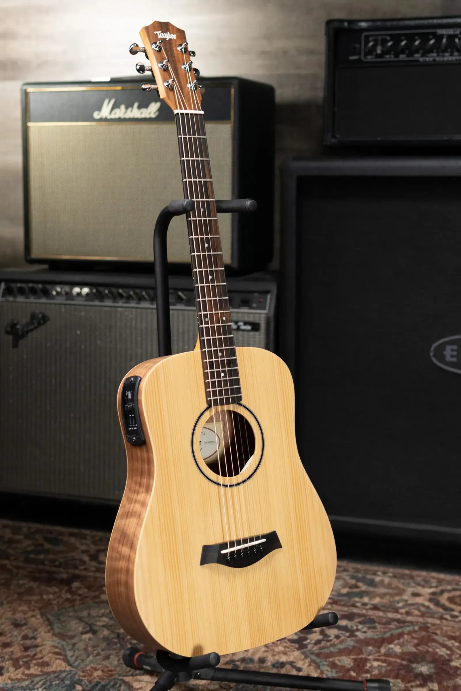 Taylor BT1e Baby Taylor Acoustic/Electric Guitar with Gig Bag