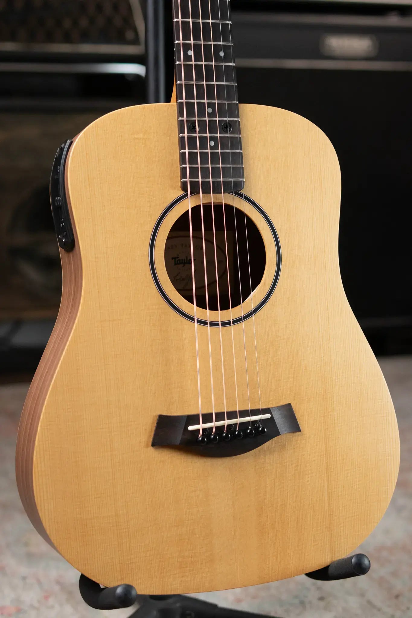 Taylor BT1e Baby Taylor Acoustic-Electric Guitar with Gig Bag
