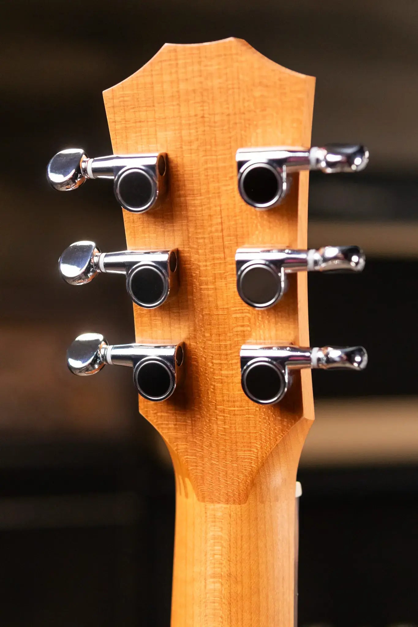 Taylor BT1e Left-Handed Baby Taylor Acoustic/Electric Guitar with Gig Bag